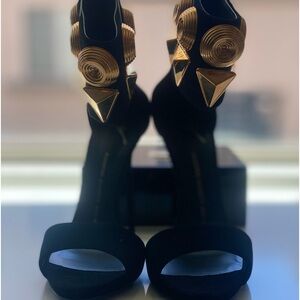 Giuseppe-Zanotti-gold-stud-cuff-sandals size 8.5